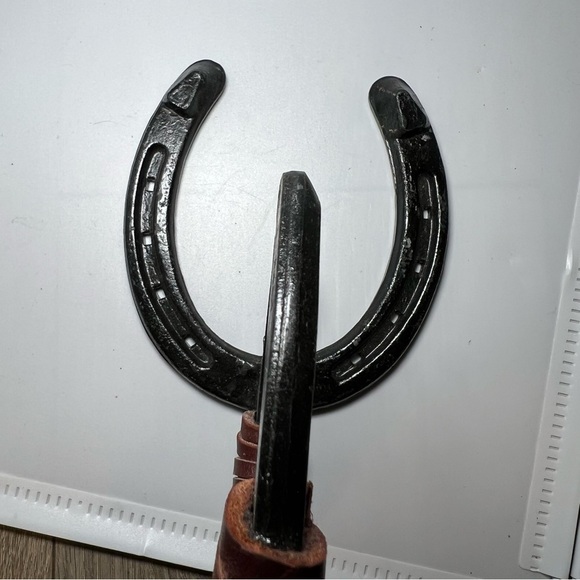 Horse Shoe Leather Wrapped Door Handle, Curtain Hook, Decoration Book Holder - Picture 8 of 9